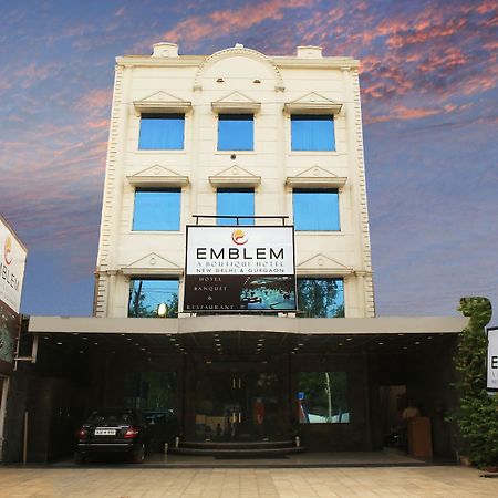 Emblem Hotel Sector 14 Gurgaon Exterior photo