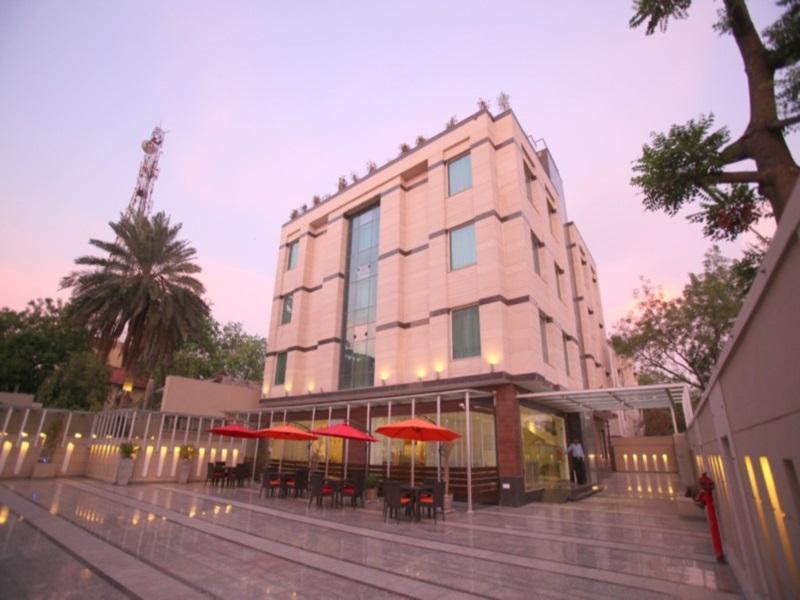 Emblem Hotel Sector 14 Gurgaon Exterior photo