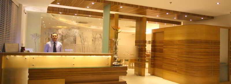 Emblem Hotel Sector 14 Gurgaon Exterior photo