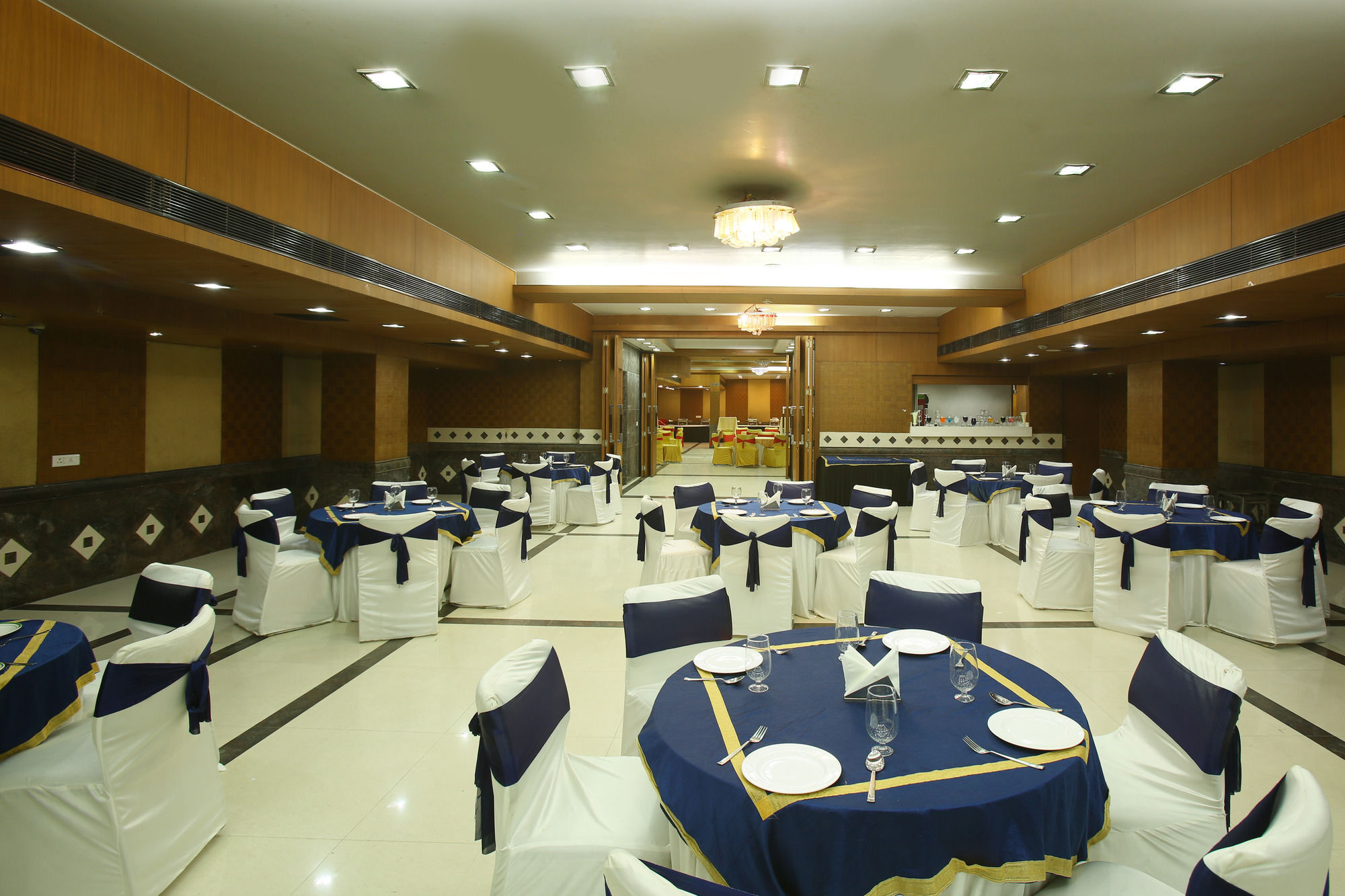 Emblem Hotel Sector 14 Gurgaon Exterior photo