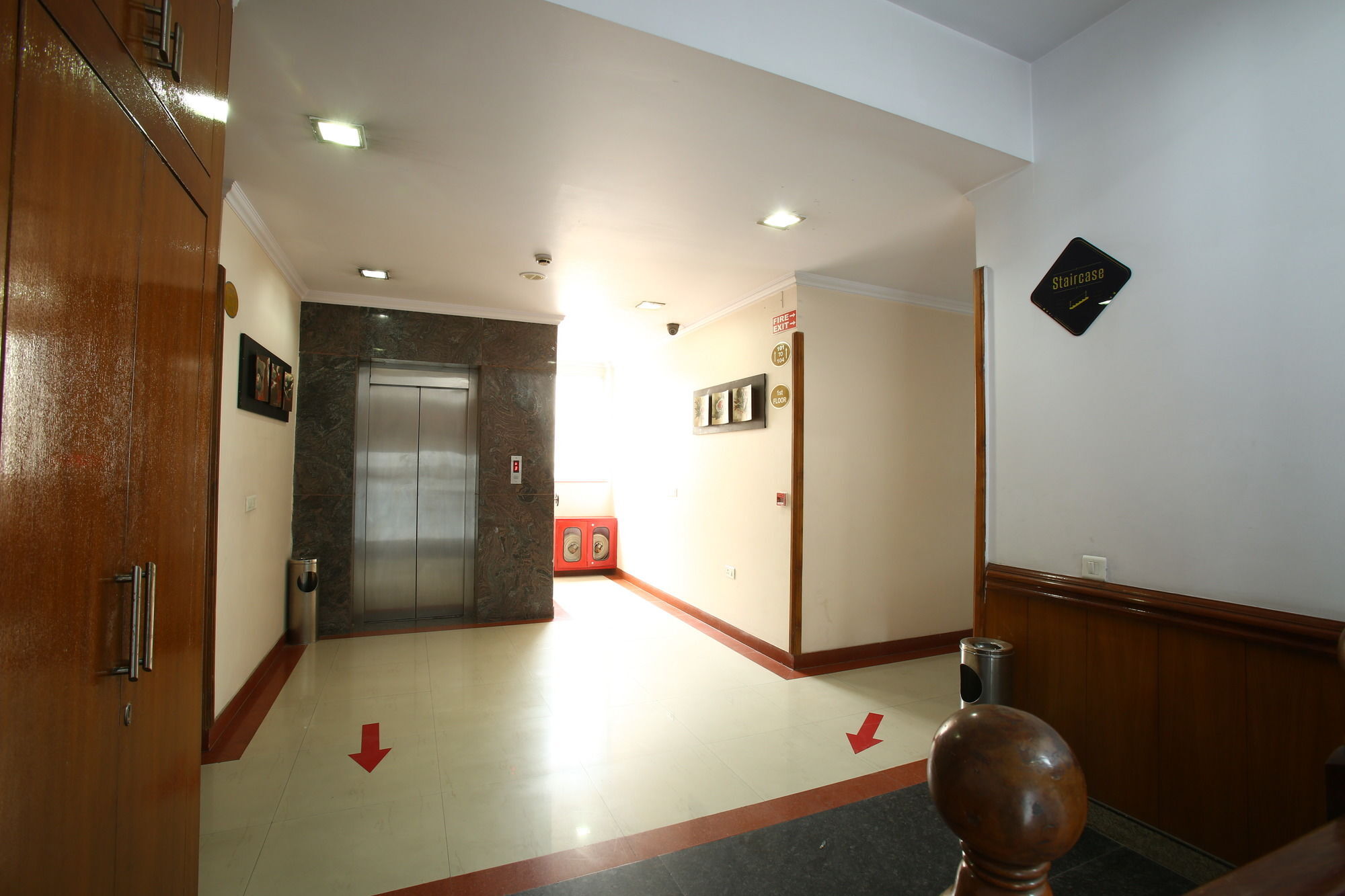 Emblem Hotel Sector 14 Gurgaon Exterior photo