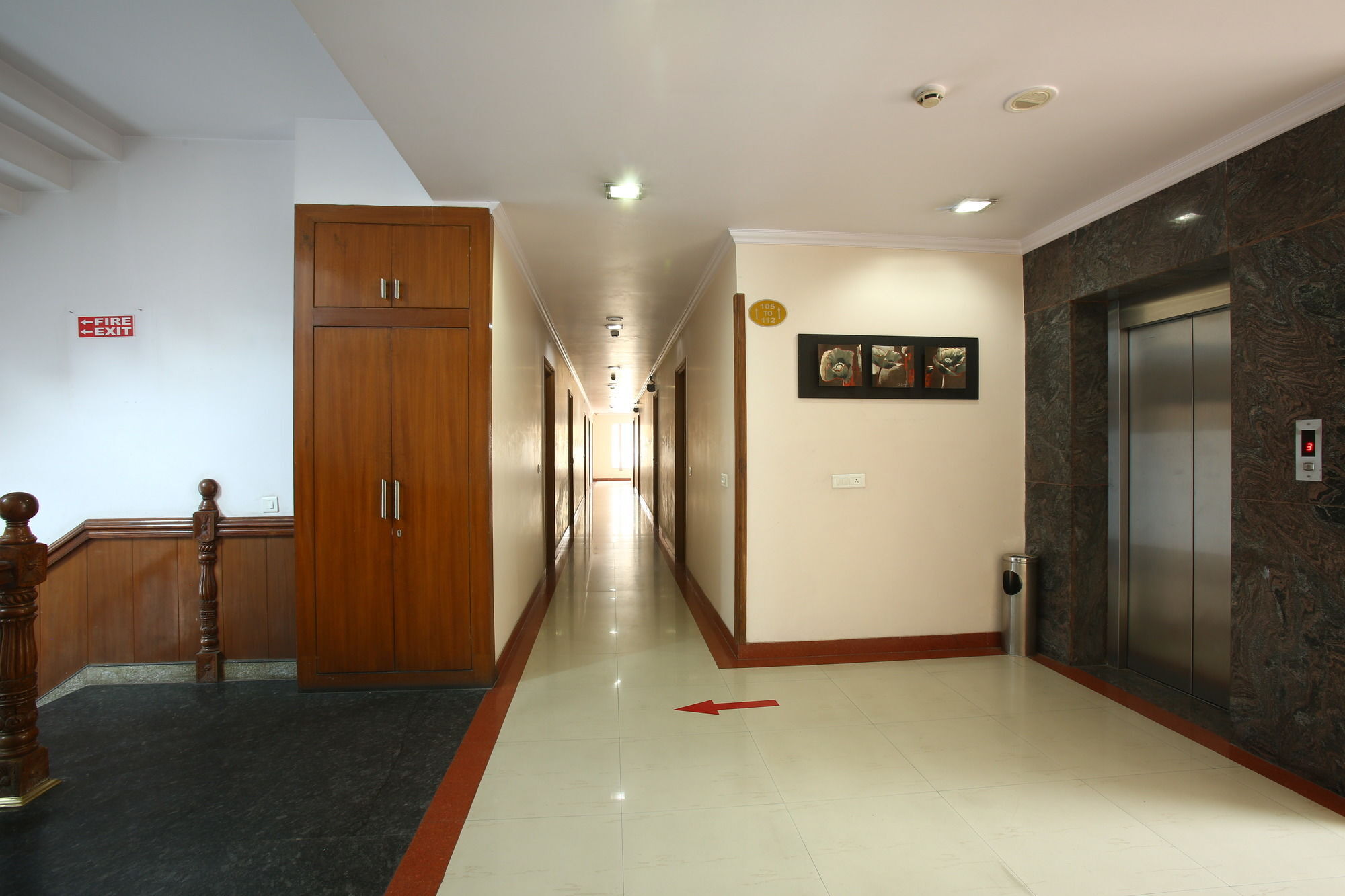 Emblem Hotel Sector 14 Gurgaon Exterior photo