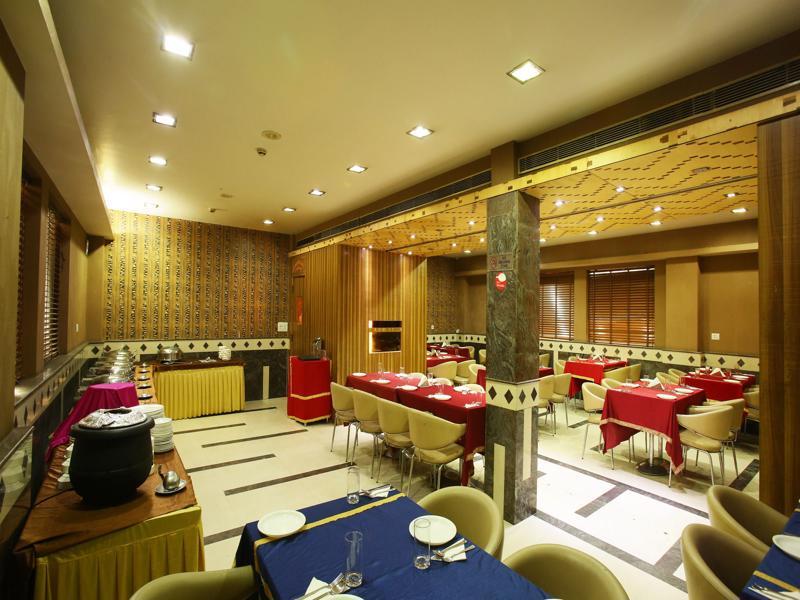 Emblem Hotel Sector 14 Gurgaon Exterior photo