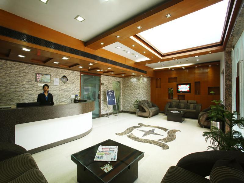 Emblem Hotel Sector 14 Gurgaon Exterior photo