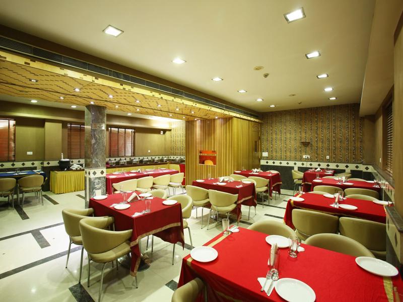 Emblem Hotel Sector 14 Gurgaon Exterior photo