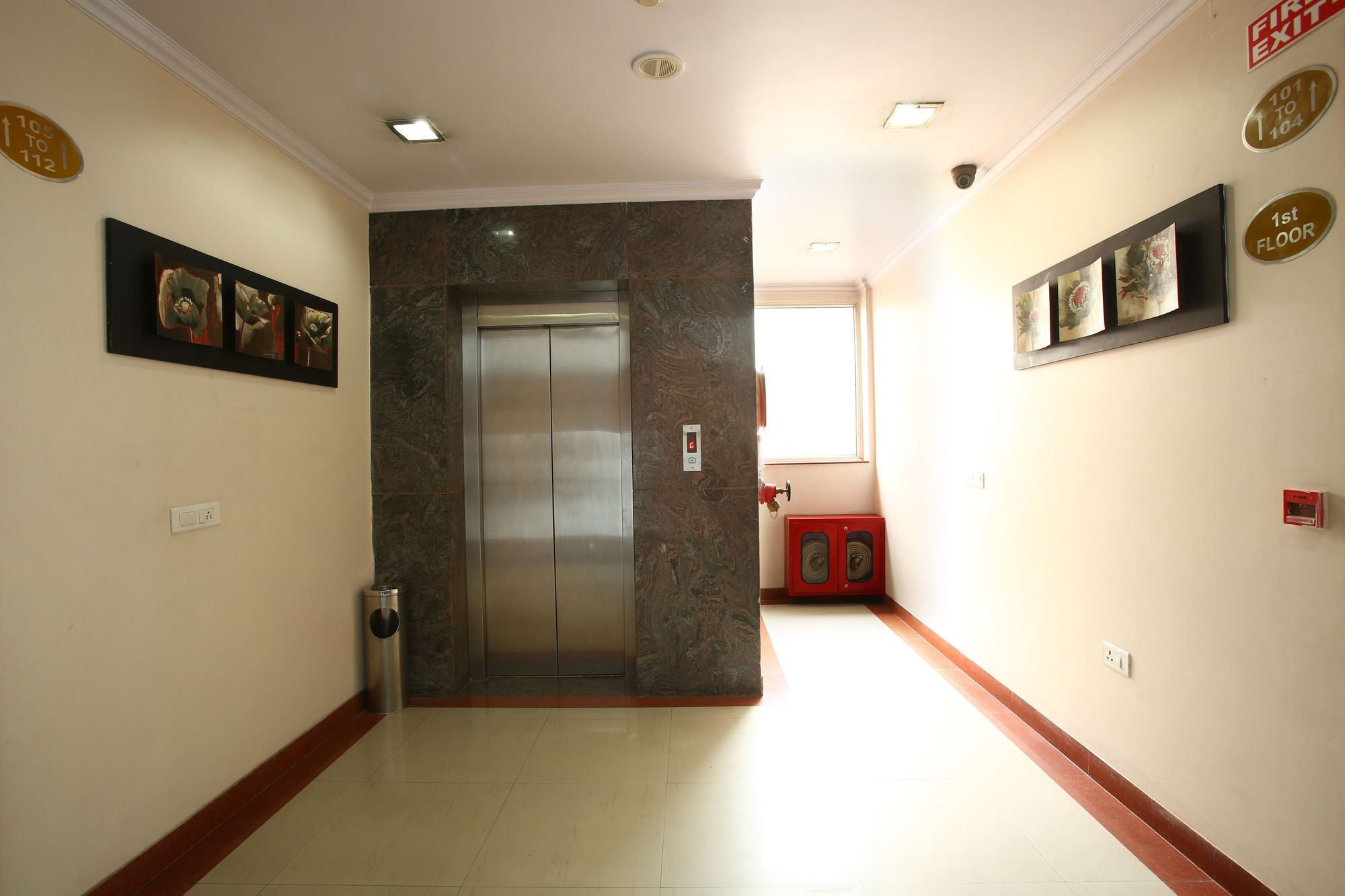 Emblem Hotel Sector 14 Gurgaon Exterior photo